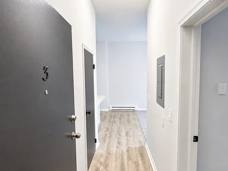 520 Main St #3 — Photo 1