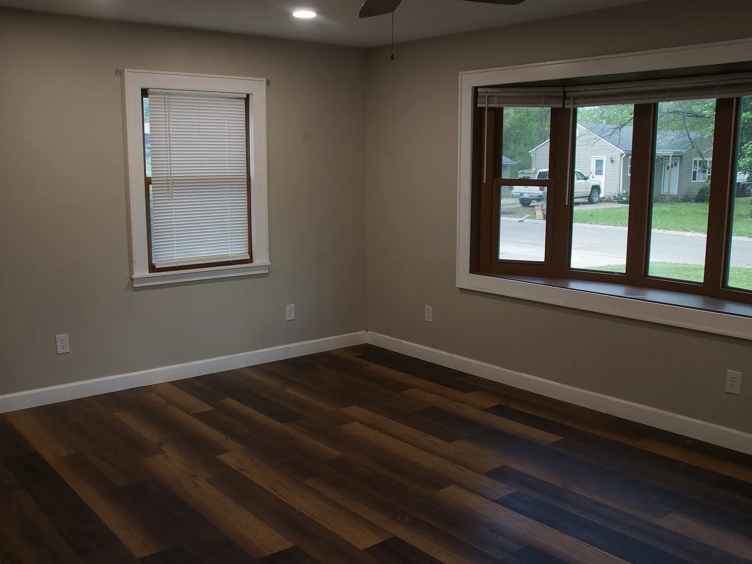 2 bed, 708 sqft, $1,240 — Photo 2