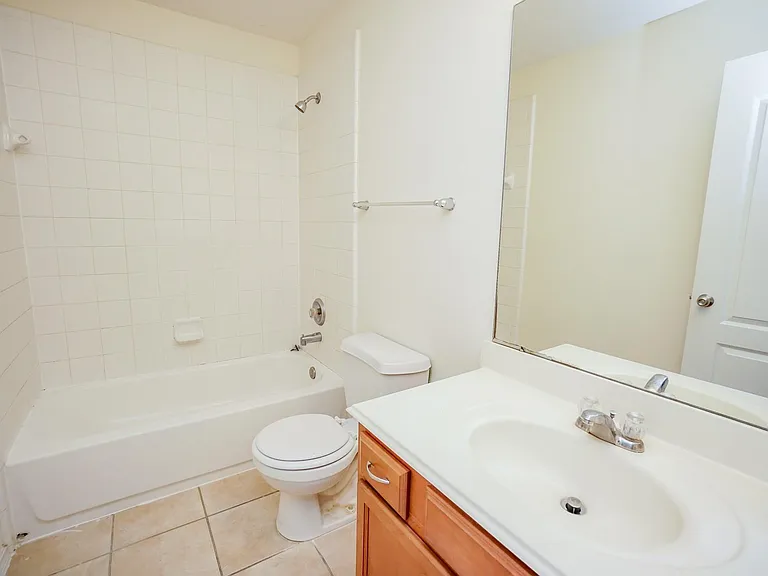 1323 Colonial Manor Dr — Photo 28