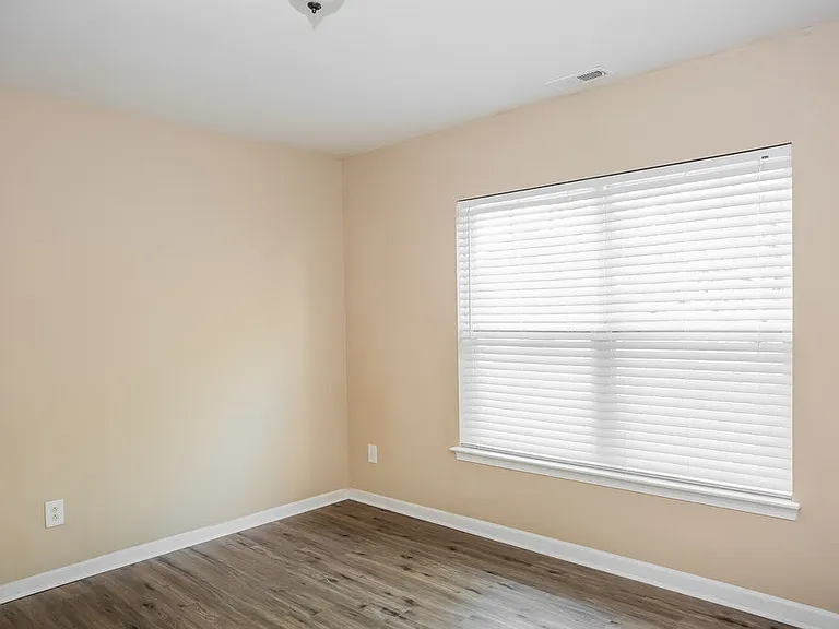 1530 Ladora Dr — Photo 9