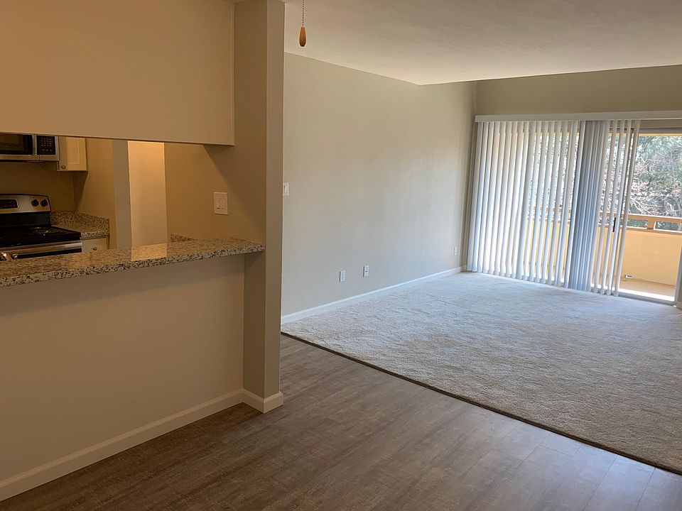 1st image of 2076 Lucretia Ave #303