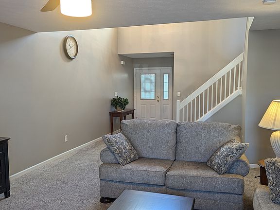 5th image of 476 Blanford Pl