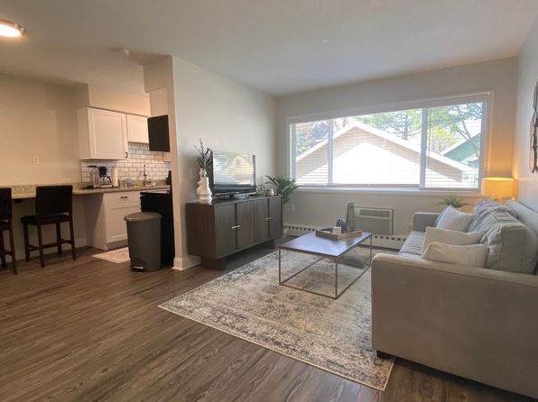 639 23rd Ave NE APT 4