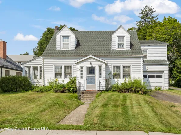 9 Church Avenue, Germantown, NY 12526