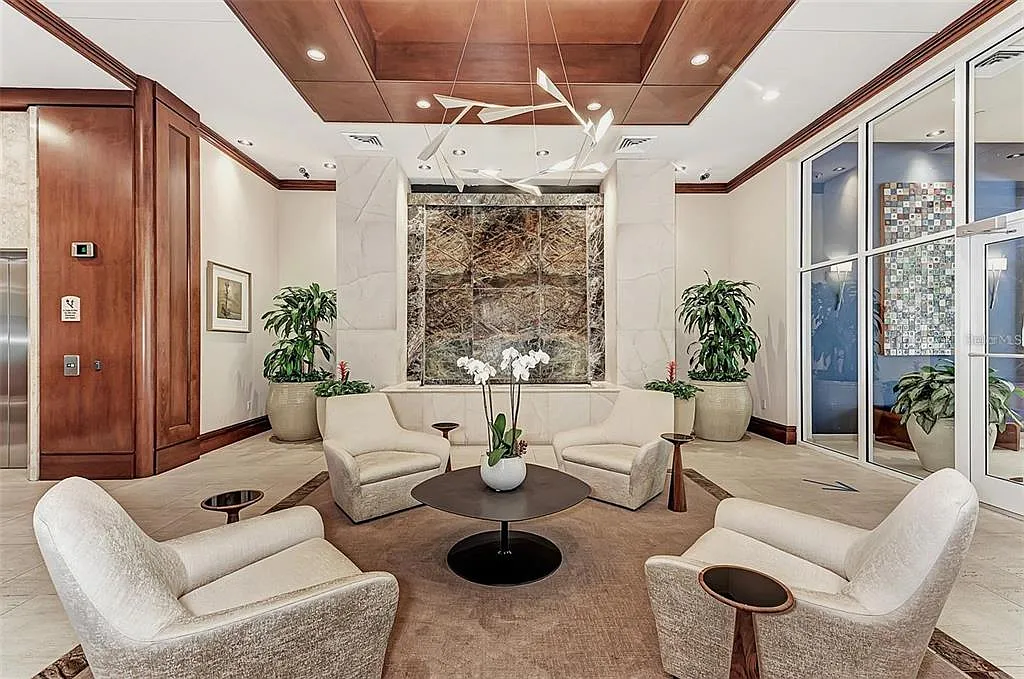 2 bed, 2.5 bath, 1725 sqft, $4,500 — Photo 4