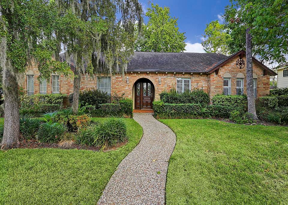 1st image of 15711 Brook Forest Dr