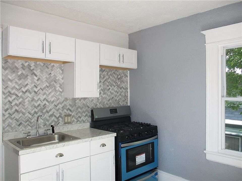 2nd image of 864 Culver Rd