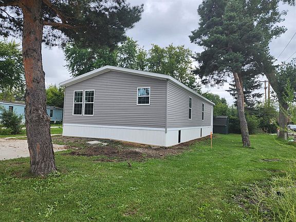 3rd image of 145 Southshore Dr