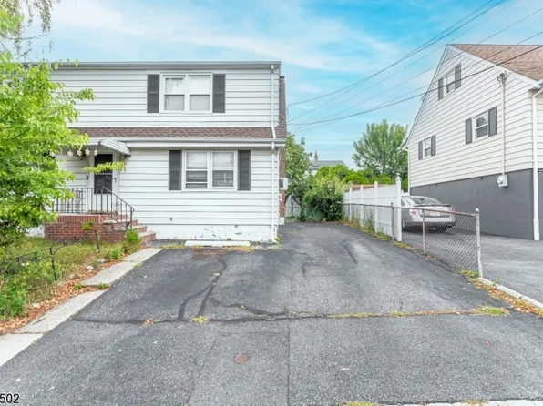 70 Hillcrest Ave, Woodland Park, NJ 07424