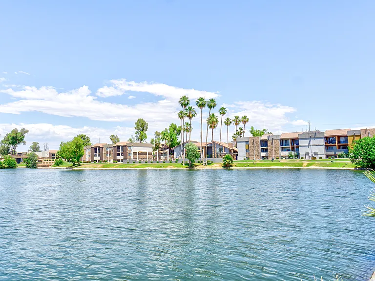 Biltmore on the Lake Apartments