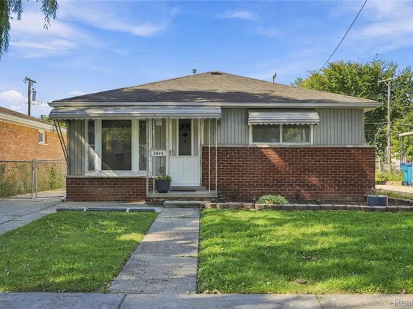 3974 Mayfair St, Dearborn Heights, MI 48125