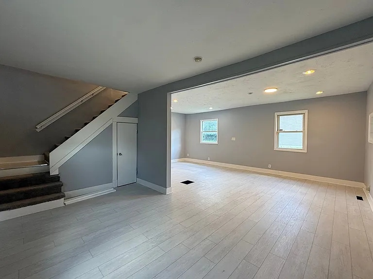 2801 Columbia Ave — Photo 6