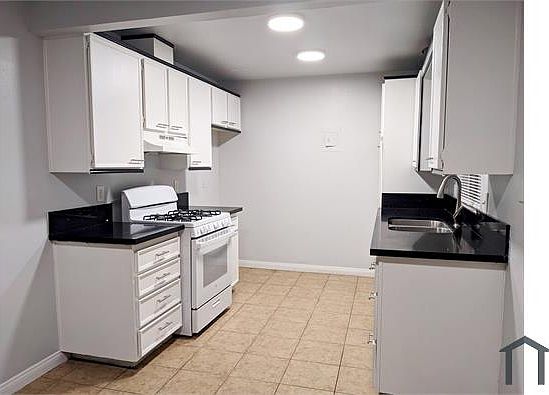 2nd image of 2655 E Park Ln #A