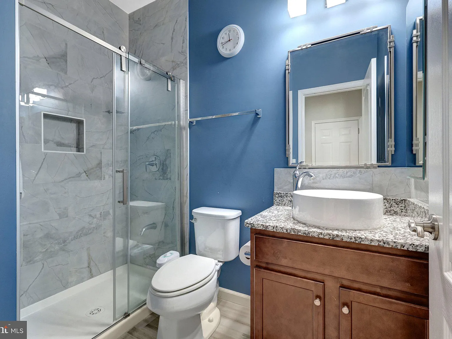 4 bed, 4.5 bath, 3962 sqft, $4,500 — Photo 4