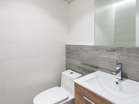 003_023_003_228_kingsland_avenue_2l-12