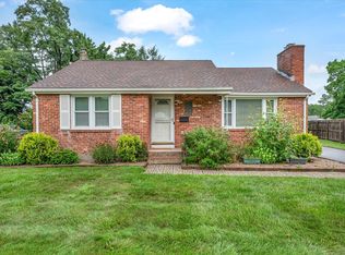 28 Goodrich Ave, Cromwell, CT 06416