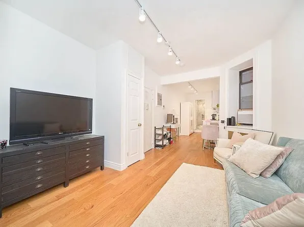 172 Mulberry St APT 15, New York, NY 10013