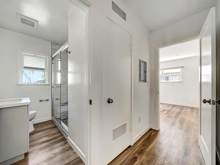 5840 Coldwater Canyon Ave #2 — Photo 12