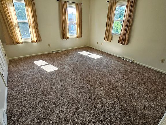 5th image of 1004 Boone Ct
