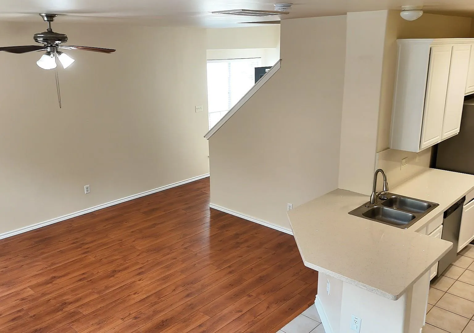 3 bed, 2.5 bath, 1657 sqft, $1,850 — Photo 4