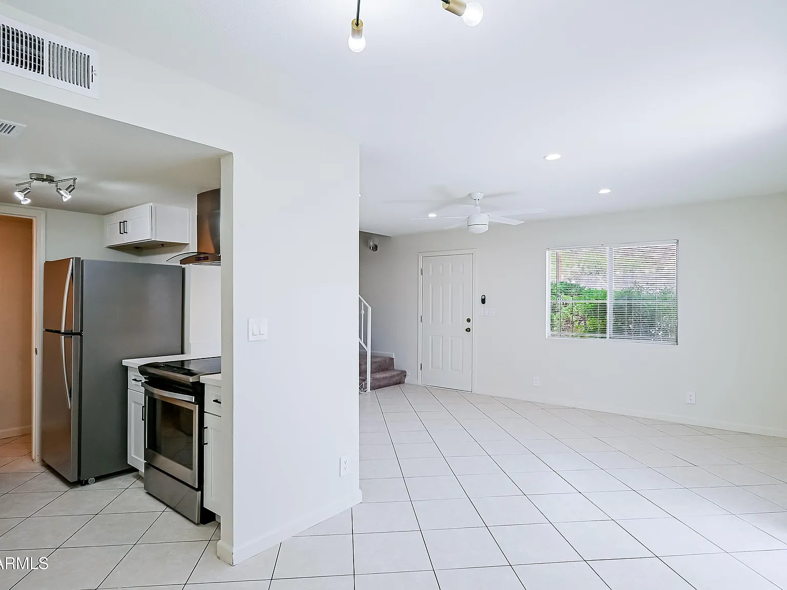 3 bed, 1.5 bath, 1023 sqft, $1,750 — Photo 4