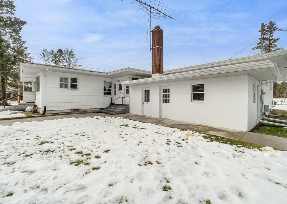 East Michigan Apartments 405 E Michigan Ave Au Gres MI Zillow