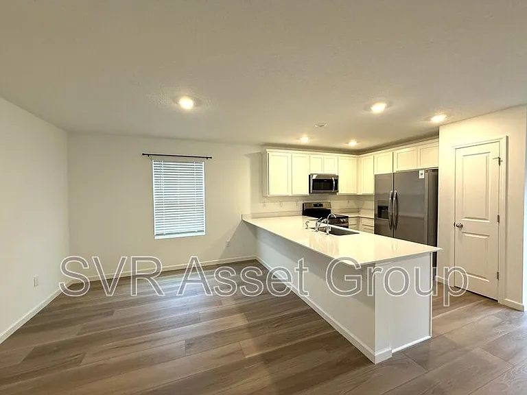 3528 Mildred Way — Photo 12