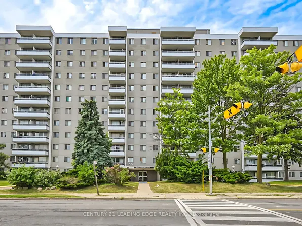 940 Caledonia Rd #611, Toronto, ON M6B 3Y4