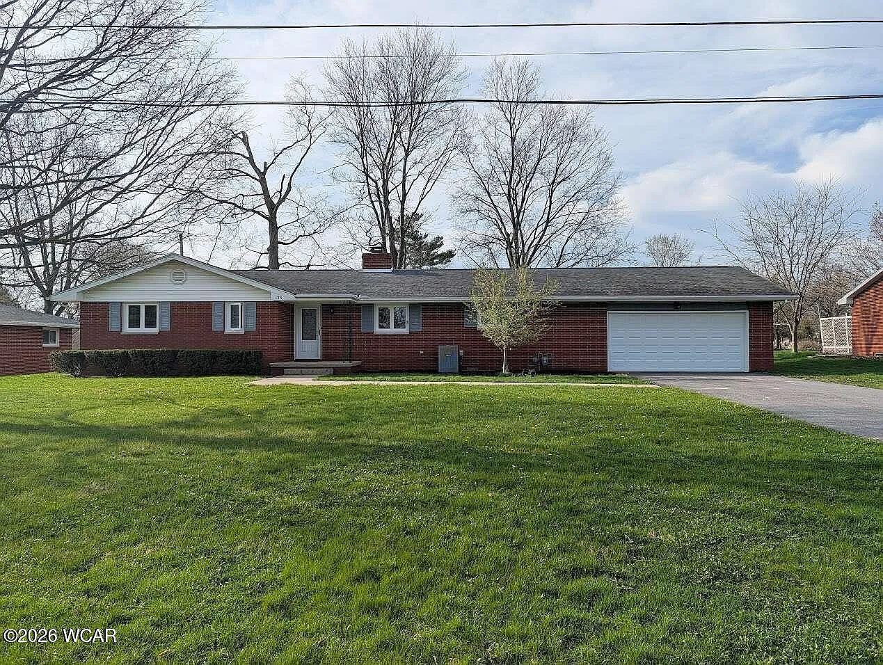 135 Sunset Dr photo 1