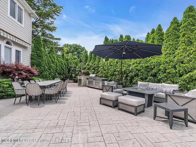 7 Mackenzie Rd — Photo 37