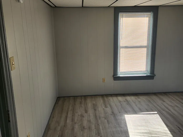 35 S 2nd St #4 — Photo 9