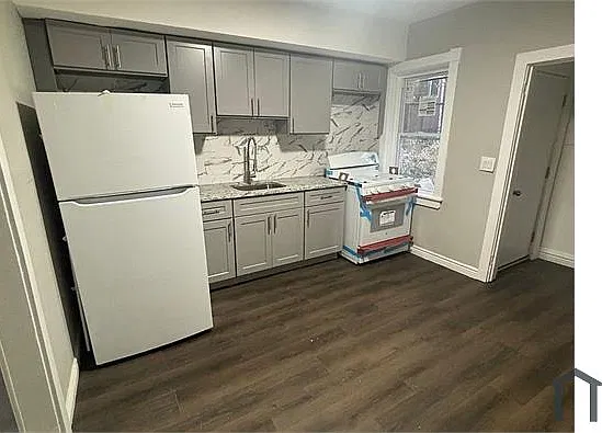 3 bed, 1250 sqft, $1,700 — Photo 2