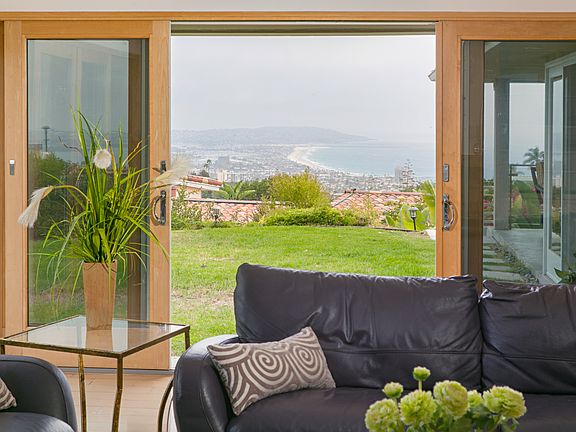 3rd image of 5951 La Jolla Mesa Dr