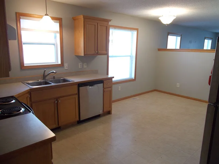 1022 Stinson St — Photo 20