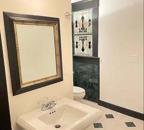 3rd image of 1437 University Ave APT 2