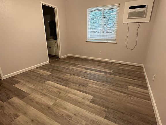 5th image of 656 East Ave #B