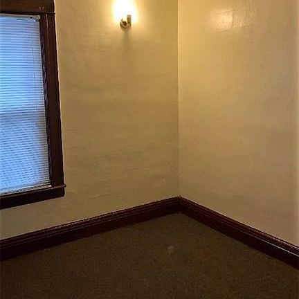 5th image of 681 Northumberland Ave
