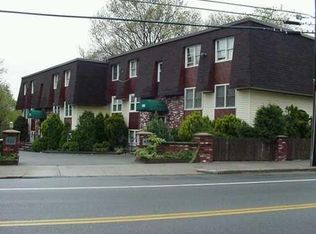 424 Smithfield Ave APT 5, Pawtucket, RI 02860