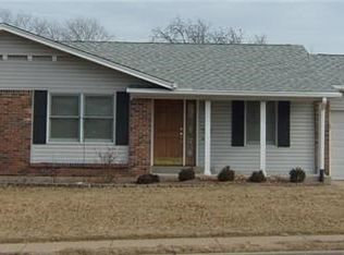 1758 Craig Rd, Saint Louis, MO 63146