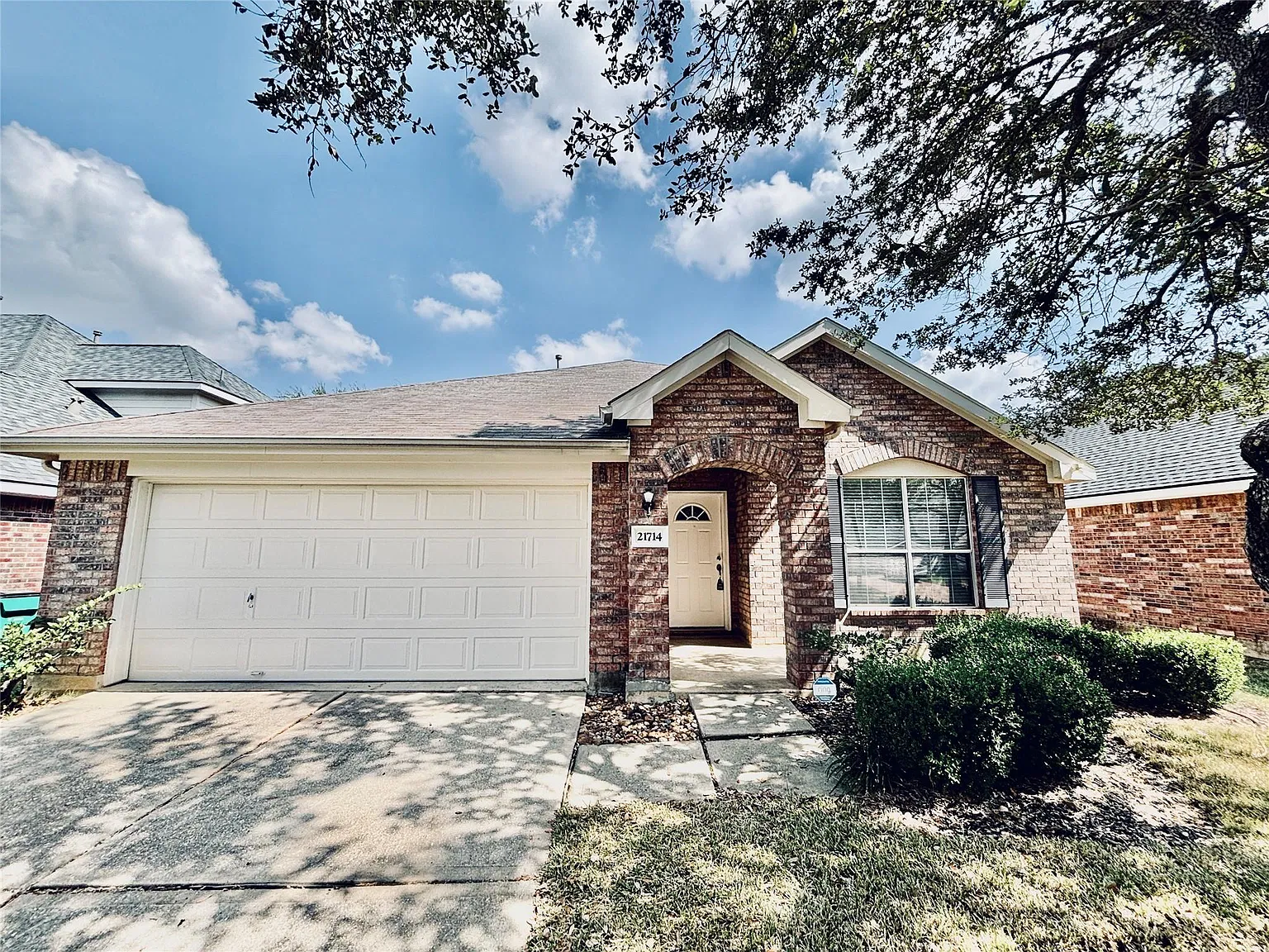 4 bed, 2.0 bath, 1897 sqft, $2,450 — Photo 1