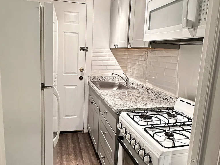44 Victory Ave #203 — Photo 10