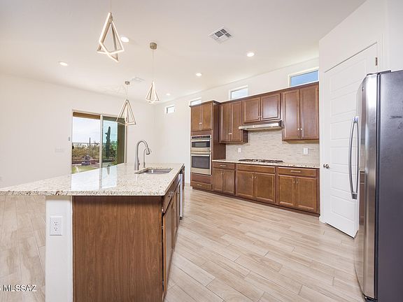 5th image of 10720 N Iron Peak Dr