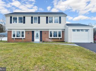 14 Highland Ln, Willingboro, NJ 08046