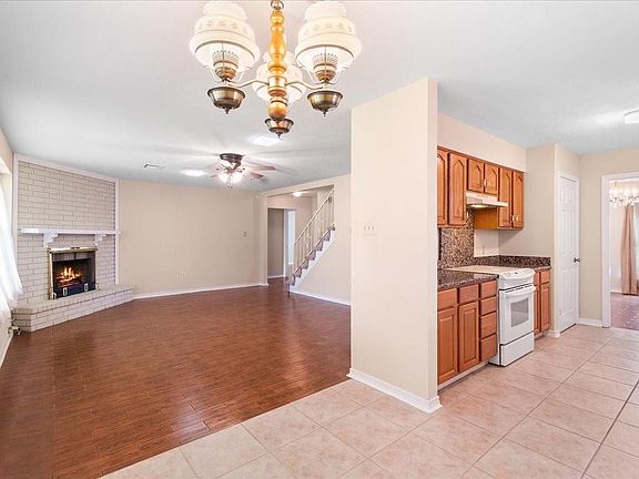 5th image of 3528 Lake Trail Dr