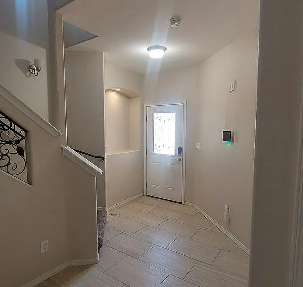 800 Caterick St — Photo 73