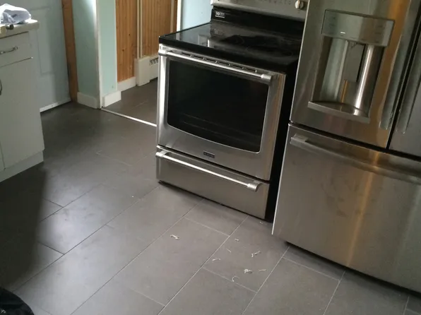 970 Manvel St, Saint Paul, MN 55114