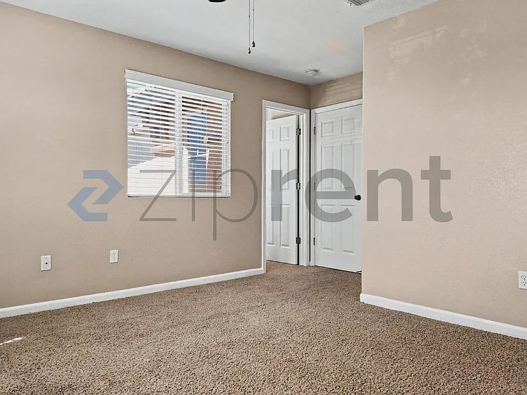 9749 Shanelyn Way — Photo 34