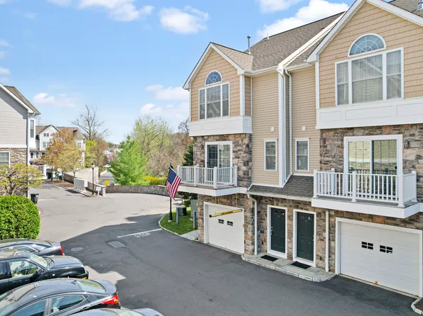 85 Camp Avenue APT 8I, Stamford, CT 06907