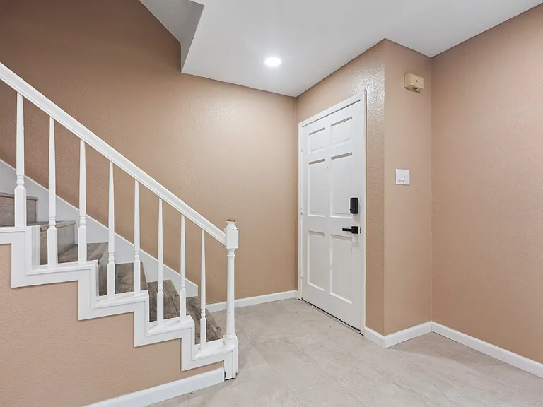 6713 Biggs Ct — Photo 5