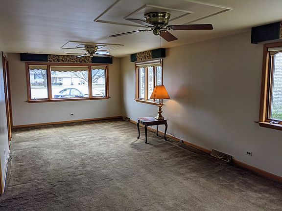 5th image of 5320 W 105th Pl